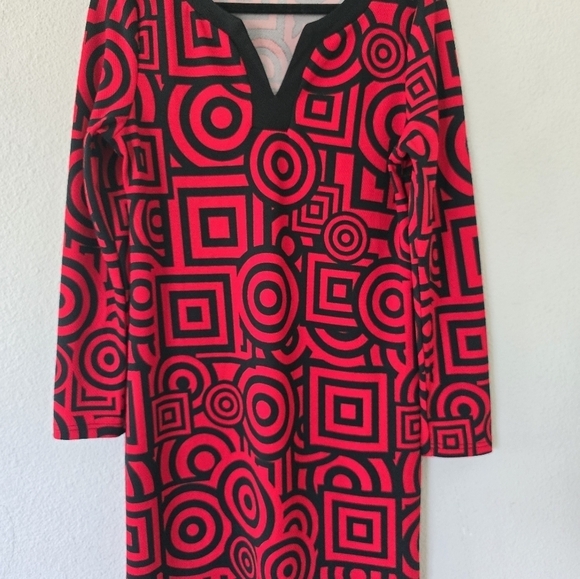 Aryeh Dress Womens Sz L Geo Print Red Black Stretch Knit Dark Romantic Exellent - Picture 5 of 11